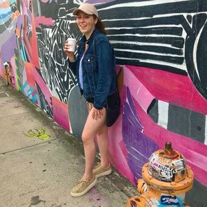 Meet your Posher, Aya